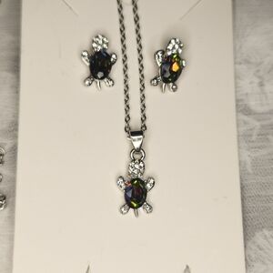 🍒 3 PC Turtle Necklace & Earrings Set